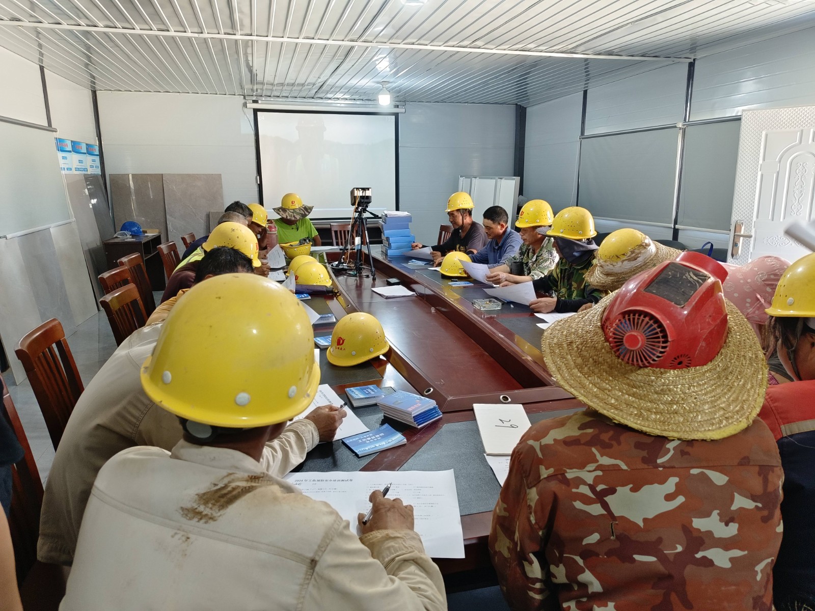 南平市質(zhì)量安全協(xié)會開展工傷預防系列宣傳活動，為安全生產(chǎn)保駕護航
