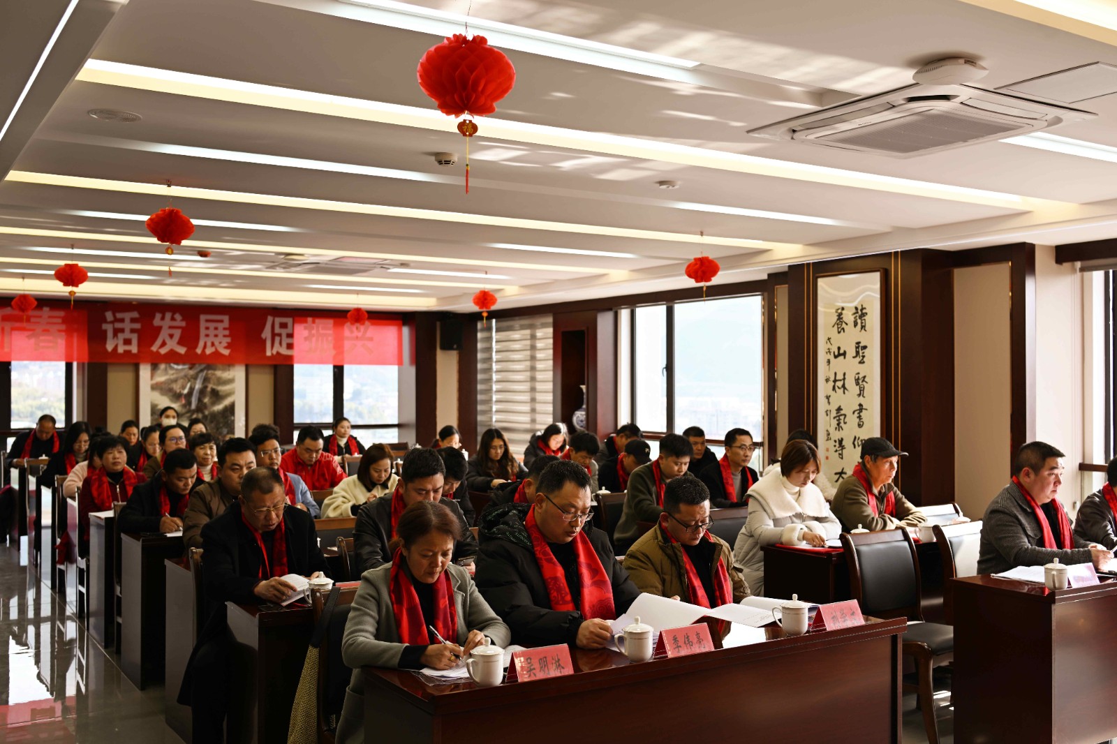 喜報(bào)！易順建工集團(tuán)有限公司李易順董事長(zhǎng)連任松源街道商會(huì)第二屆會(huì)長(zhǎng)